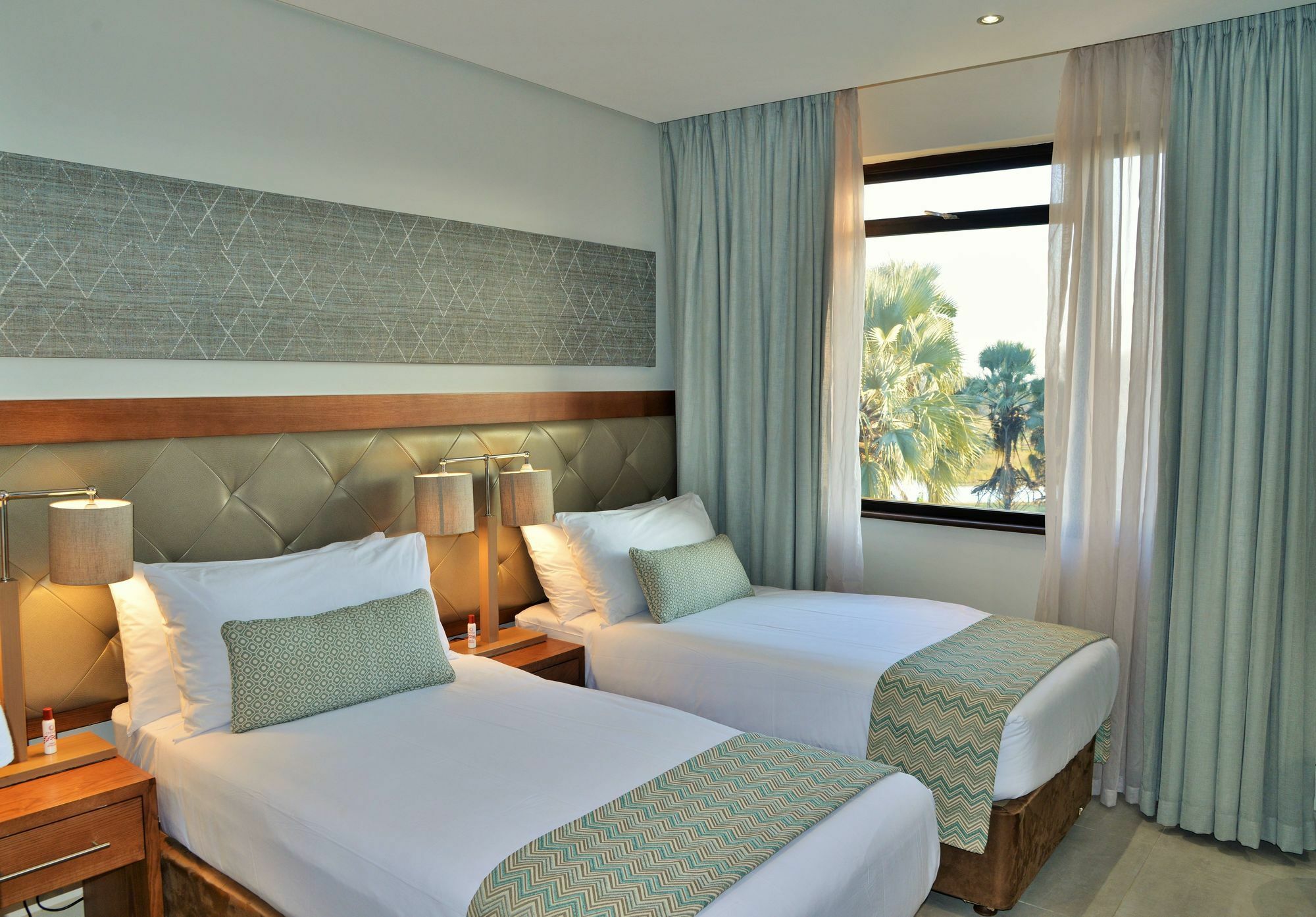 Cresta Maun Hotel Extérieur photo